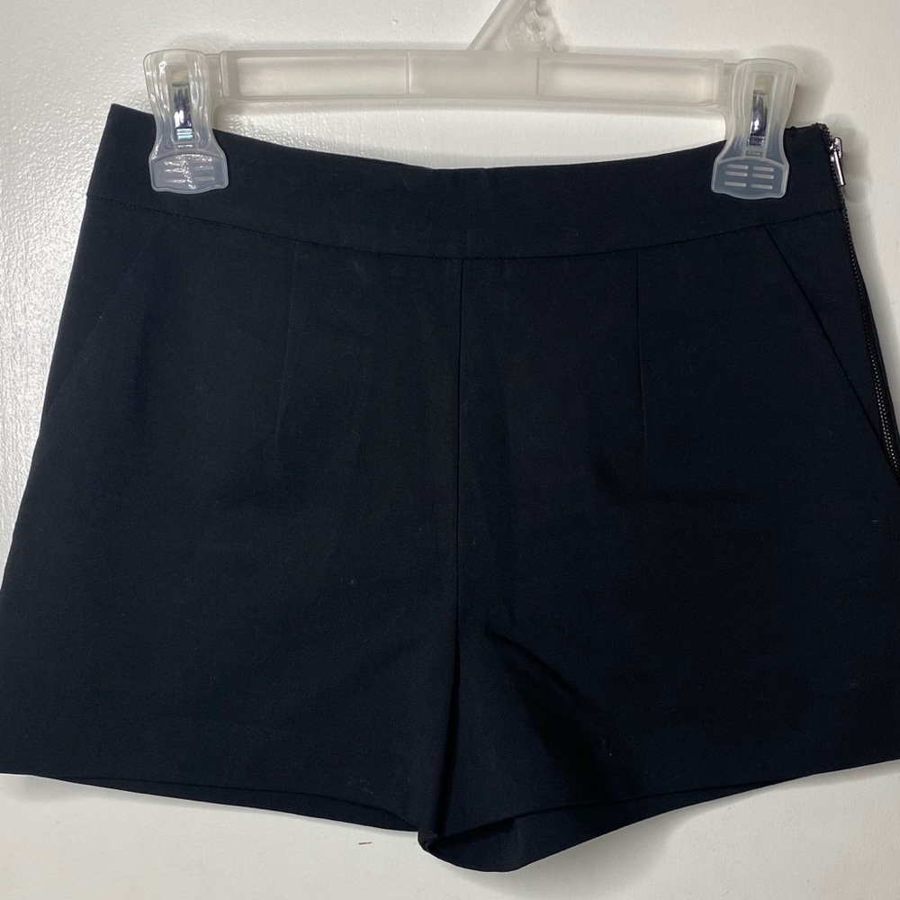 Forever 21 •Black short size S